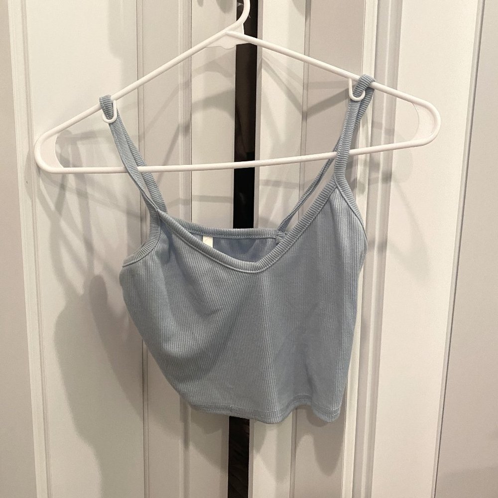 blue tank top